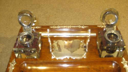 A GOOD QUALITY VICTORIAN OAK INKSTAND - ADDITIONAL PHOTO 4