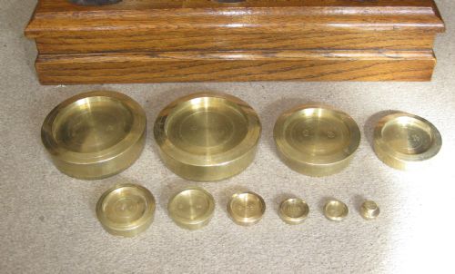 LARGE FINE QUALITY EDWARDIAN SOLID OAK SET OF POSTAL SCALES - ADDITIONAL PHOTO 4
