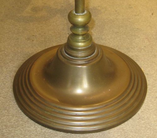 TALL OIL LAMP ON ADJUSTABLE HEAVY BRASS STAND - ADDITIONAL PHOTO 3