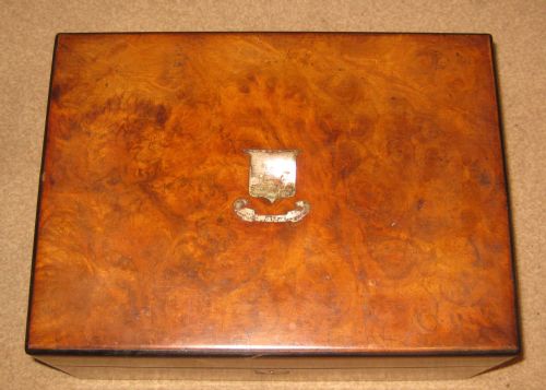 BEAUTIFUL VICTORIAN BURR WALNUT BOX WITH LINED INTERIOR - ADDITIONAL PHOTO 3