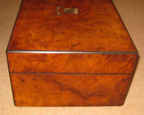 BEAUTIFUL VICTORIAN BURR WALNUT BOX WITH LINED INTERIOR - ADDITIONAL PHOTO 4