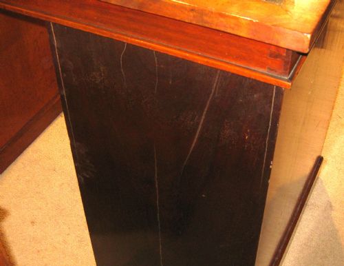 FINE QUALITY VICTORIAN MAHOGANY PEDESTAL DESK - ADDITIONAL PHOTO 7