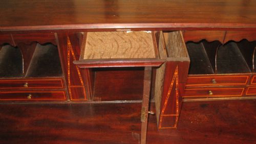 BEAUTIFUL QUALITY GEORGIAN MAHOGANY BUREAU - ADDITIONAL PHOTO 6