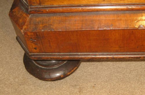 VICTORIAN WALNUT CHEST OF DRAWERS - ADDITIONAL PHOTO 3