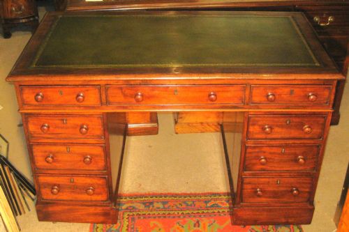 FINE LATE VICTORIAN MAHOGANY PEDESTAL DESK