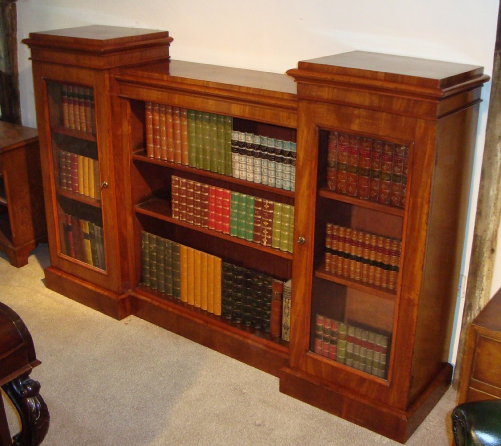 Fine Victorian, golden mahogany, breakfront library bookcase.