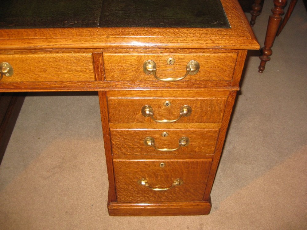 Well proportioned Edwardian solid oak pedestal desk