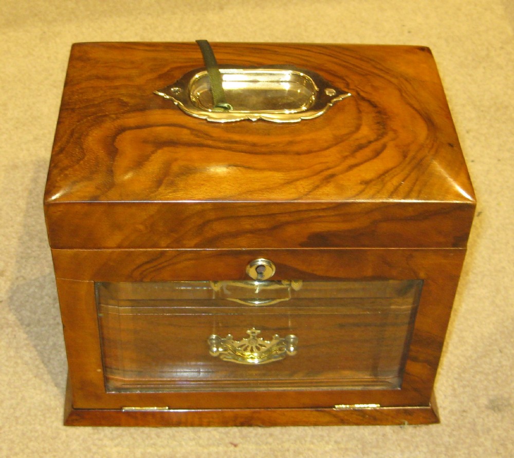A fine Victorian walnut jewellery box 