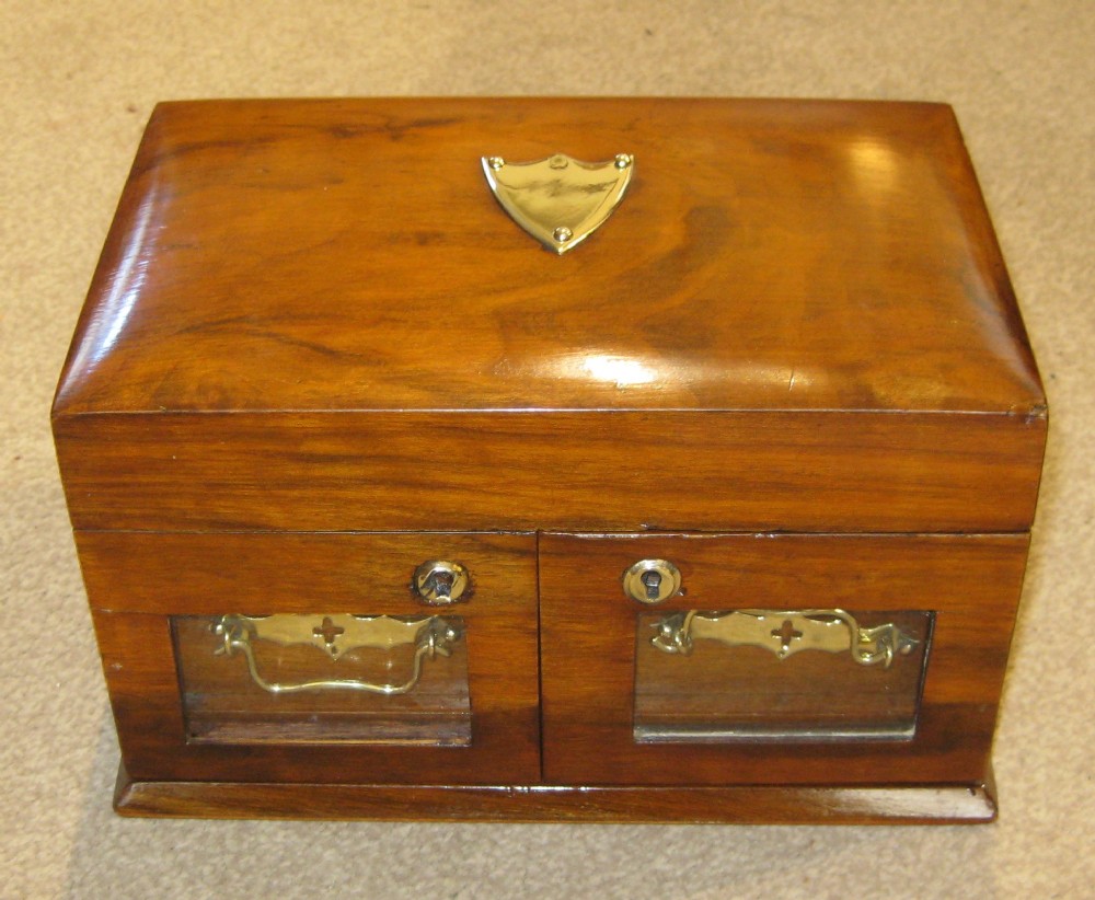 A lovely little Victorian walnut jewellery box