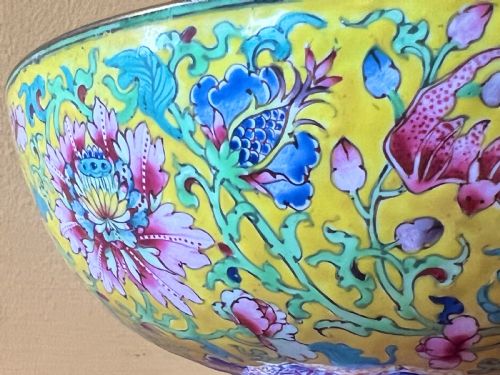FINE 18TH CENTURY CHINESE ENAMEL BOWL WITH YELLOW GROUND - ADDITIONAL PHOTO 12