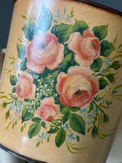 PAIR OF EARLY 20TH CENTURY TOLEWARE PAINTED WASTE PAPER BASKETS - ADDITIONAL PHOTO 4