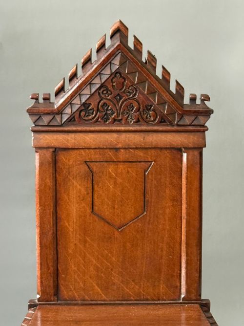 PAIR OF 19TH CENTURY GOTHIC CARVED HALL CHAIRS - ADDITIONAL PHOTO 4