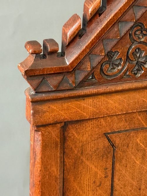 PAIR OF 19TH CENTURY GOTHIC CARVED HALL CHAIRS - ADDITIONAL PHOTO 3
