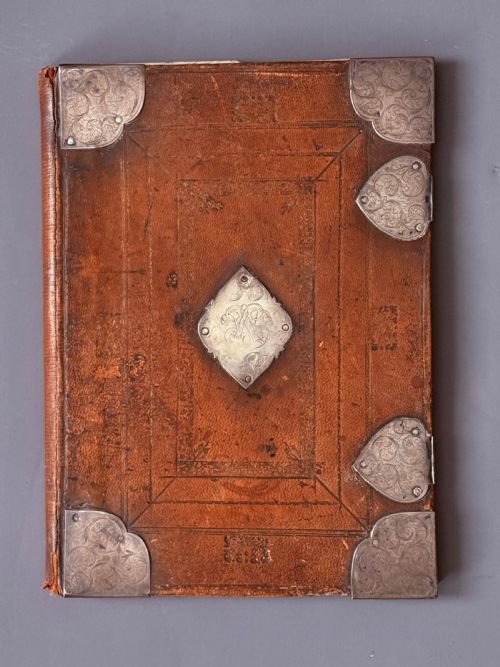 LATE 17TH CENTURY BOOK BINDING LIBRARY DESK BLOTTER WITH ENGRAVED SILVER MOUNTS - ADDITIONAL PHOTO 3