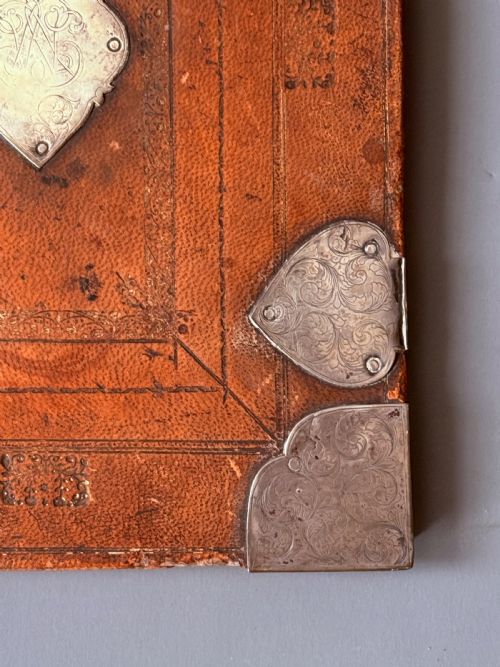 LATE 17TH CENTURY BOOK BINDING LIBRARY DESK BLOTTER WITH ENGRAVED SILVER MOUNTS - ADDITIONAL PHOTO 4