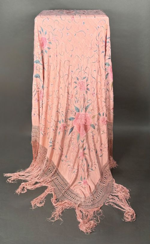HUGE PALE PINK ANTIQUE HAND EMBROIDERED CHINESE SILK FRINGED SHAWL - ADDITIONAL PHOTO 2