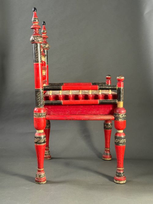 RAJASTHAN PUNJABI AREA VERY FINE CEREMONIAL PAINTED WOOD ARMCHAIR CIRCA 1910 - ADDITIONAL PHOTO 2