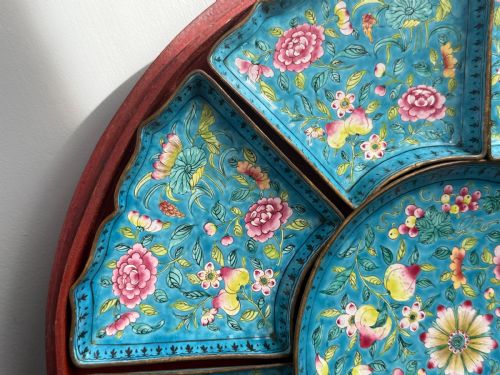 ANTIQUE CHINESE ENAMEL 'CABARET' SWEETMEAT DISH SET - ADDITIONAL PHOTO 1