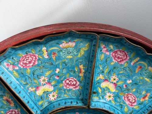 ANTIQUE CHINESE ENAMEL 'CABARET' SWEETMEAT DISH SET - ADDITIONAL PHOTO 2