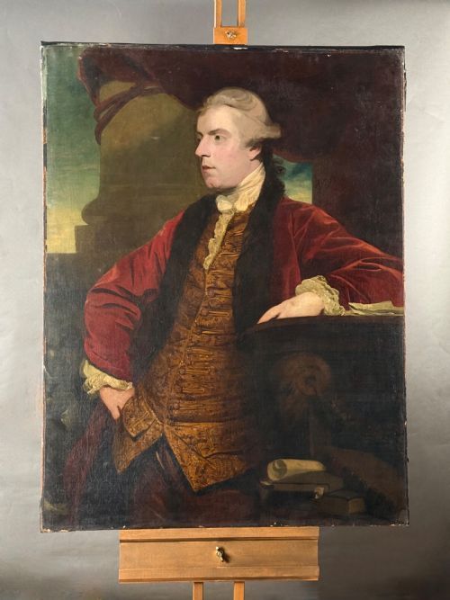 18TH CENTURY OIL OB CANVAS ANTIQUE PORTRAIT PAINTING OF A GENTLEMAN