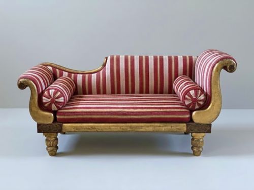 PETITE GILT WOOD REGENCY SILK UPHOLSTERED CHAISE SOFA