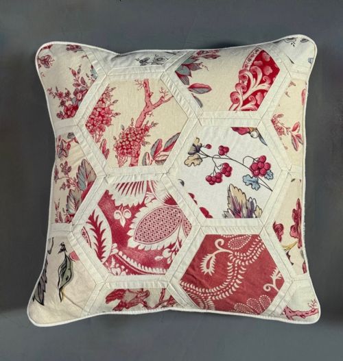 SHARESET OF FOUR ANTIQUE TOILE CUSHIONS WITH 18TH CENTURY BELGIAN LINEN - ADDITIONAL PHOTO 7
