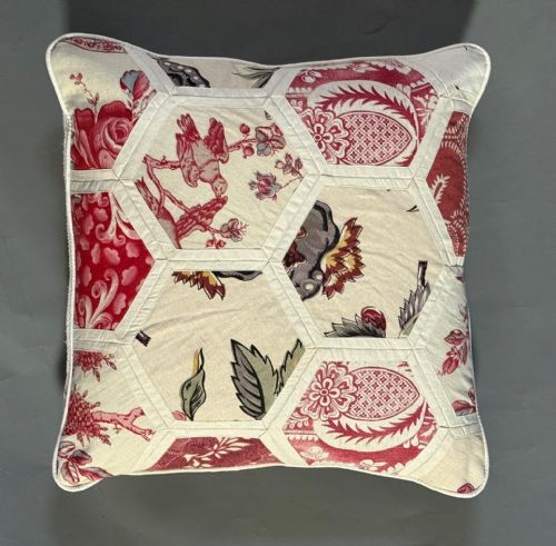 SHARESET OF FOUR ANTIQUE TOILE CUSHIONS WITH 18TH CENTURY BELGIAN LINEN - ADDITIONAL PHOTO 11