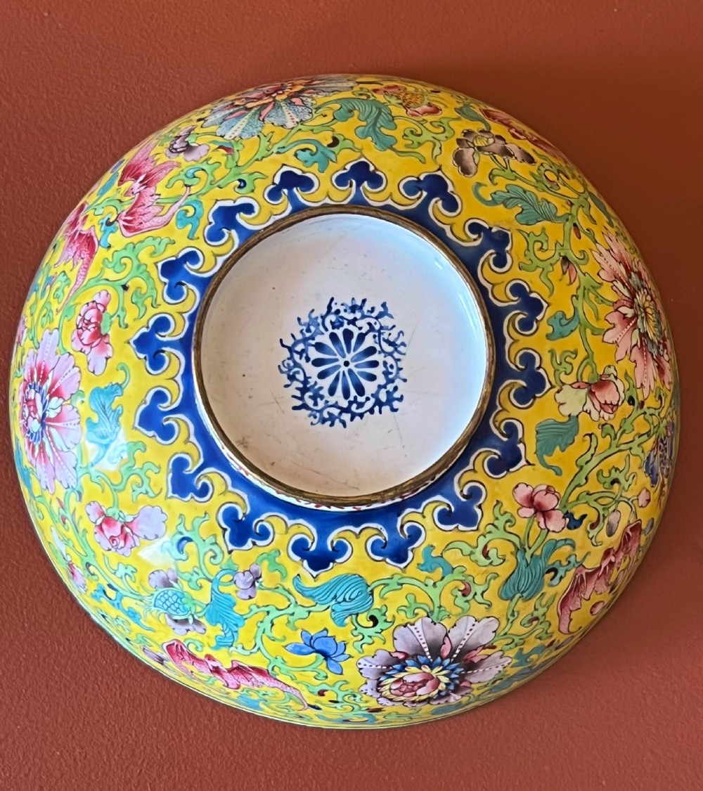 FINE 18TH CENTURY CHINESE ENAMEL BOWL WITH YELLOW GROUND  View VII