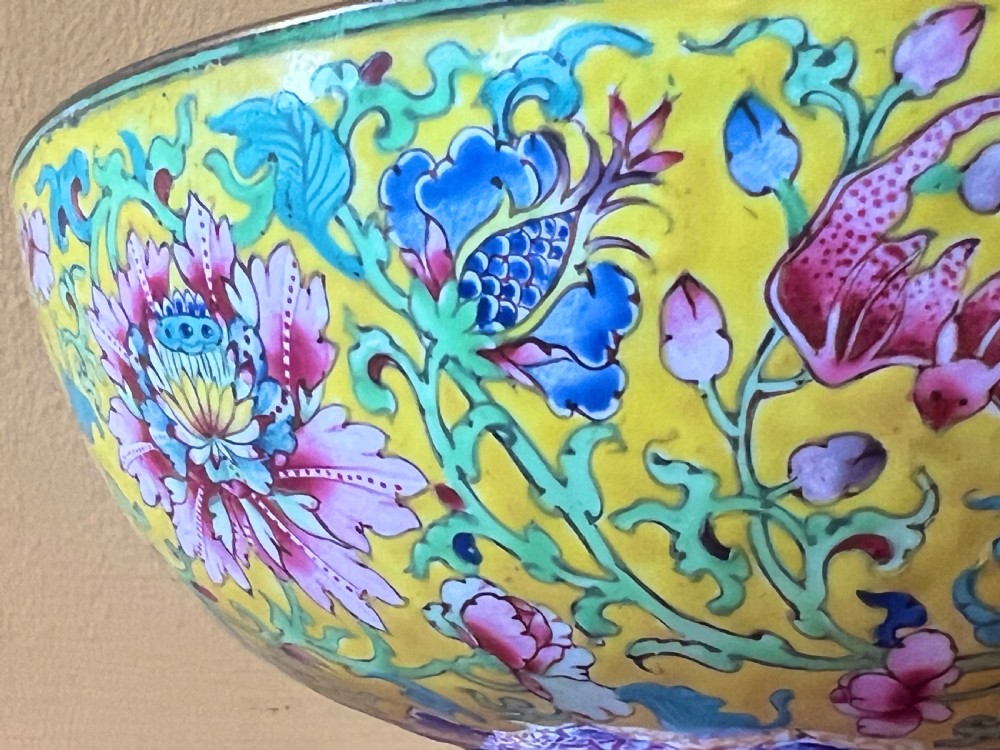 FINE 18TH CENTURY CHINESE ENAMEL BOWL WITH YELLOW GROUND  View VIII