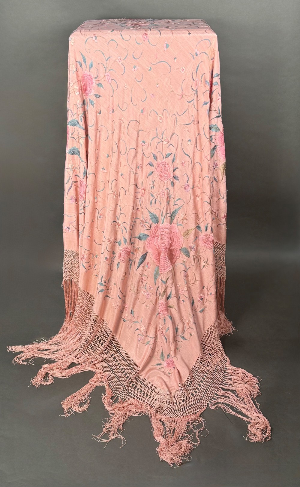 HUGE PALE PINK ANTIQUE HAND EMBROIDERED CHINESE SILK FRINGED SHAWL  View III