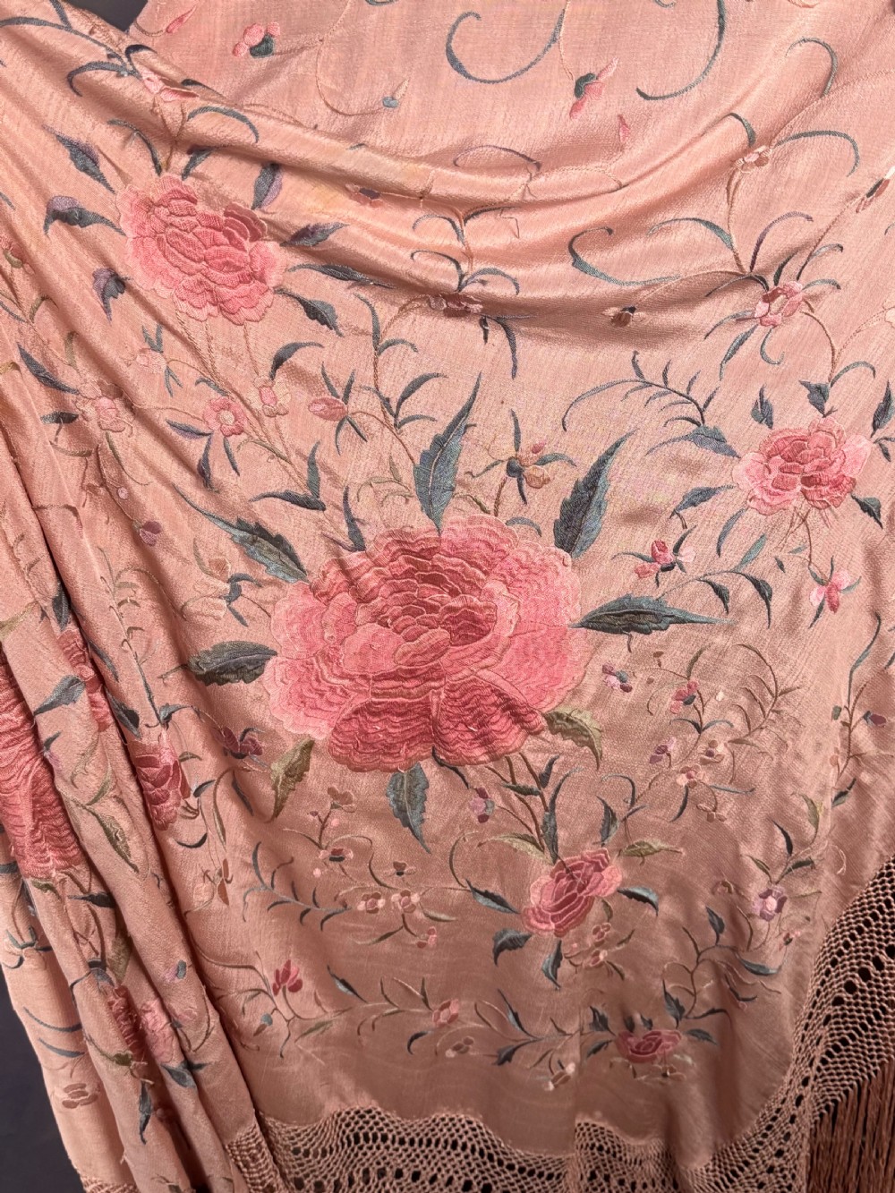 HUGE PALE PINK ANTIQUE HAND EMBROIDERED CHINESE SILK FRINGED SHAWL  View V