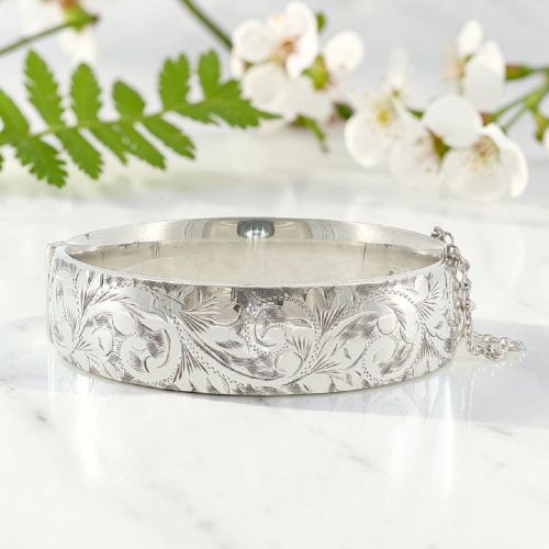 VINTAGE GEORG JENSEN STERLING SILVER HAND ENGRAVED BANGLE