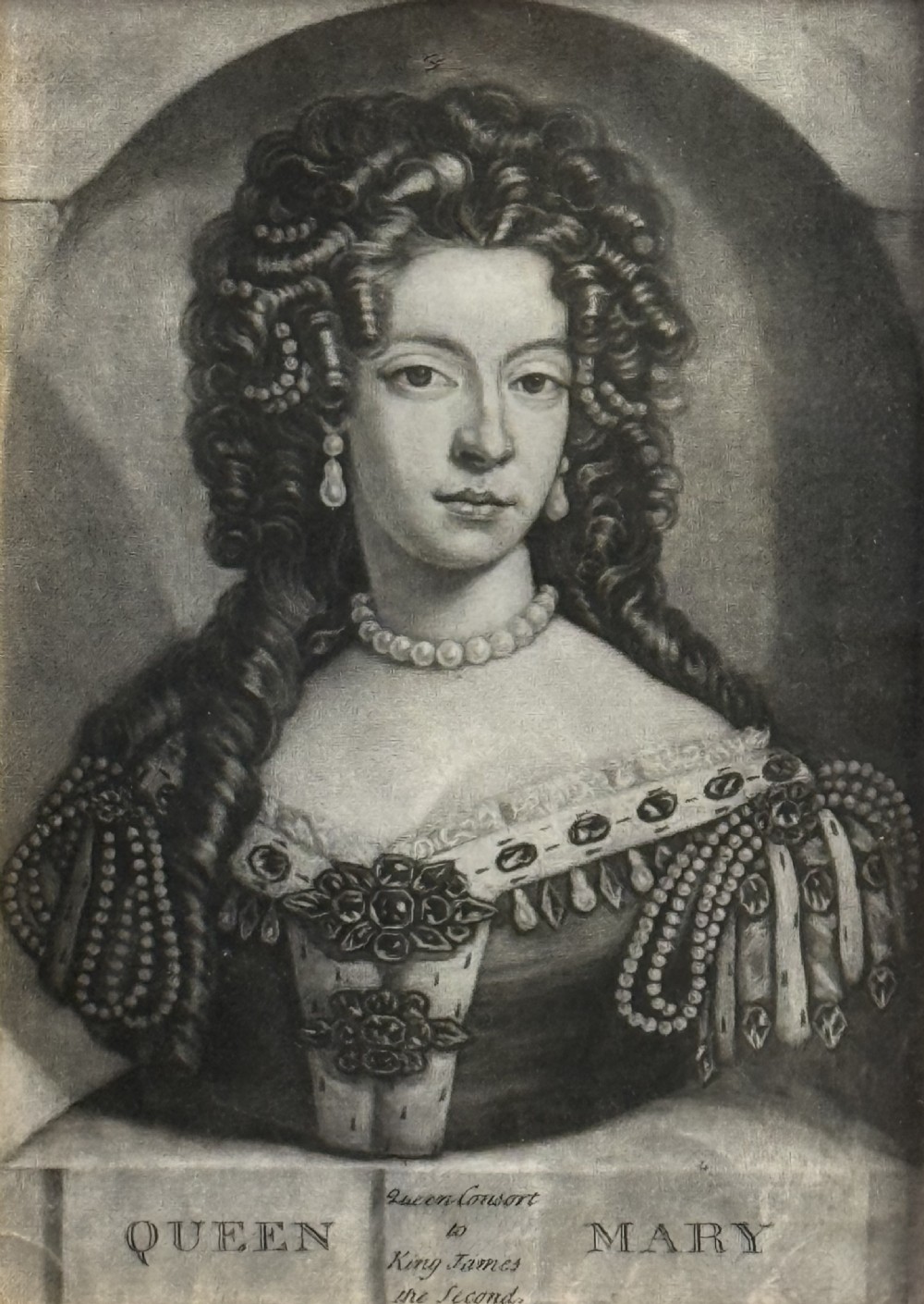 MEZZOTINT PORTRAIT OF MARY OF MODENA QUEEN OF GREAT BRITAIN (1638-1705) BY JOHN FABER JNR AFTER SIR GODFREY KNELLER. View II