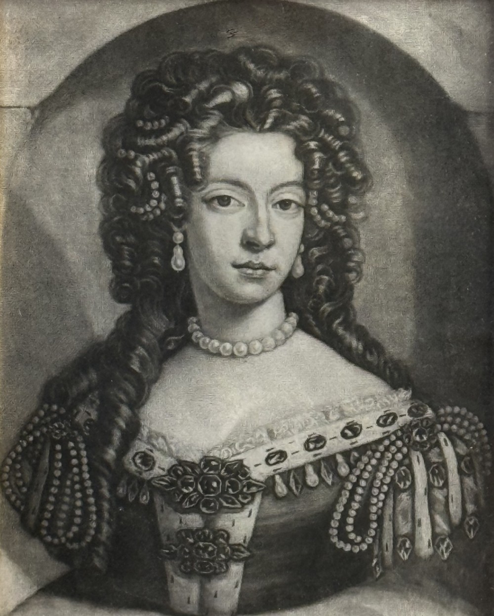 MEZZOTINT PORTRAIT OF MARY OF MODENA QUEEN OF GREAT BRITAIN (1638-1705) BY JOHN FABER JNR AFTER SIR GODFREY KNELLER. View III