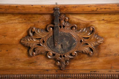 EARLY 19TH CENTURY CONTINENTAL PINE TRUNK - ADDITIONAL PHOTO 4