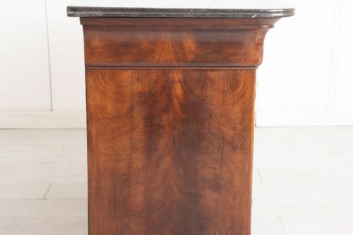 ANTIQUE FRENCH FLAME MAHOGANY CHEST OF DRAWERS WITH GREY MARBLE TOP C1870 - ADDITIONAL PHOTO 3