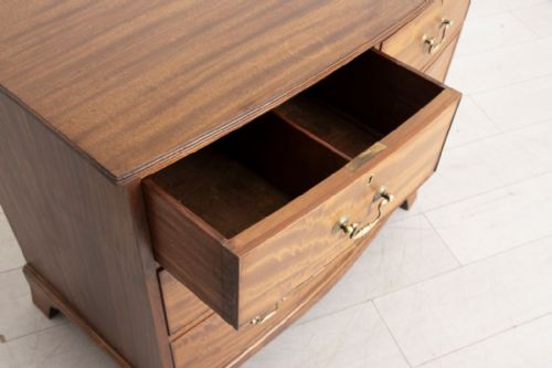MAHOGANY BOWFRONT CHEST OF DRAWERS C1900 - ADDITIONAL PHOTO 2