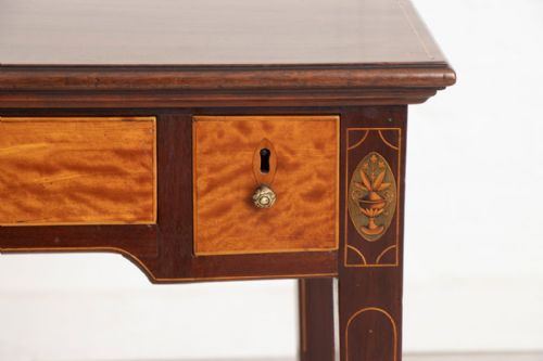 GEORGIAN CUBAN MAHOGANY THREE DRAWER SIDE TABLE C1780 - ADDITIONAL PHOTO 3