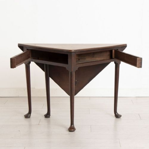 LATE 18TH CENTURY CORNER MAHOGANY DROP LEAF TABLE - ADDITIONAL PHOTO 1