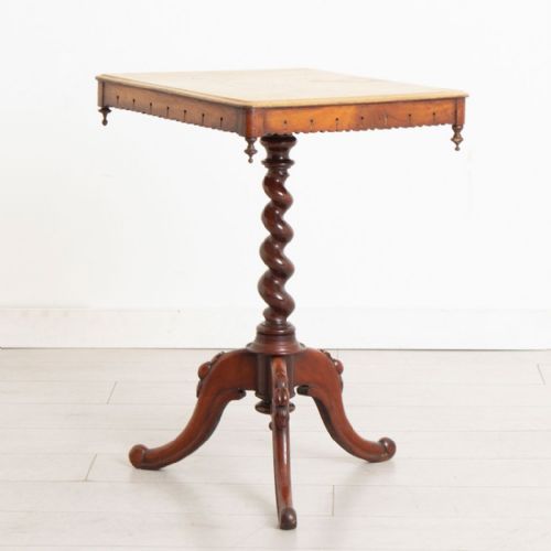 19TH CENTURY DECORATIVE VICTORIAN MAHOGANY TRIPOD LAMP TABLE - ADDITIONAL PHOTO 1