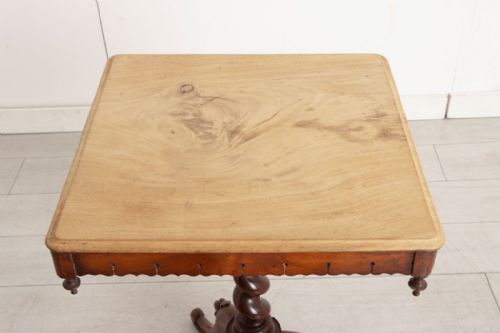 19TH CENTURY DECORATIVE VICTORIAN MAHOGANY TRIPOD LAMP TABLE - ADDITIONAL PHOTO 3