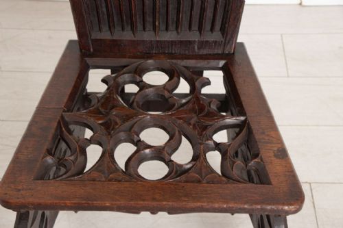 19TH CENTURY FRENCH REVIVAL OAK HALL CHAIR MADE IN PARIS - ADDITIONAL PHOTO 4