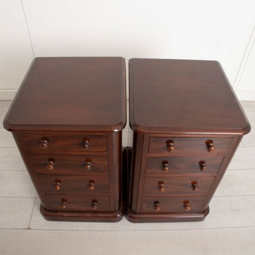 PAIR OF VICTORIAN MAHOGANY BEDSIDE CHESTS - ADDITIONAL PHOTO 1