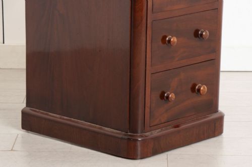 PAIR OF VICTORIAN MAHOGANY BEDSIDE CHESTS - ADDITIONAL PHOTO 3
