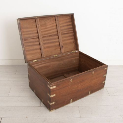 19TH CENTURY TEAK TRAVELLING TRUNK - ADDITIONAL PHOTO 2