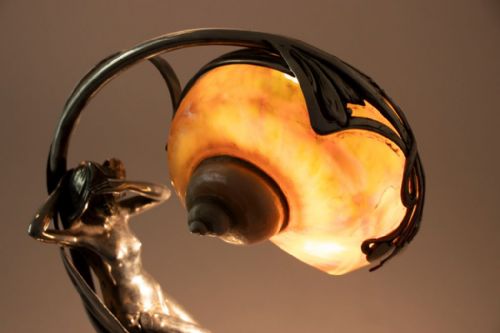 AUSTRIAN ART NOUVEAU ELECTROPLATED FIGURAL TABLE LAMP WITH NAUTILUS SHELL SHADE BY MORITZ HACKER - ADDITIONAL PHOTO 3