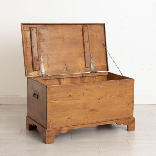 pine victorian trunk - CATEGORY: ANTIQUE CHESTS - DATED VICTORIAN