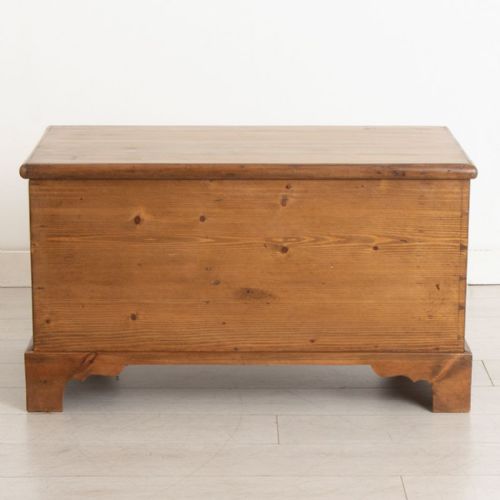 PINE VICTORIAN TRUNK - ADDITIONAL PHOTO 1