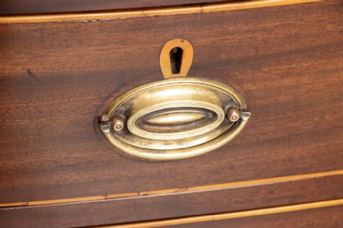 GEORGIAN MAHOGANY BOW FRONT CHEST OF DRAWERS - ADDITIONAL PHOTO 2