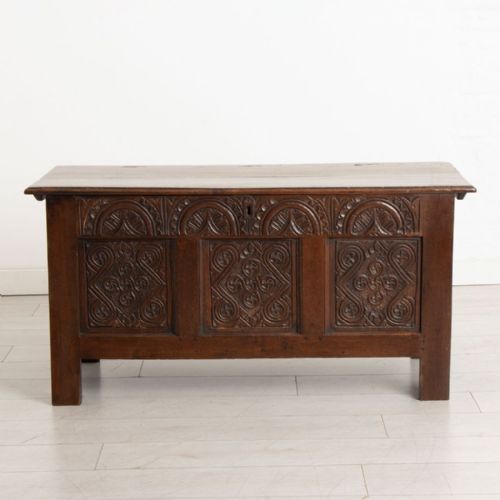 18TH CENTURY CARVED OAK COFFER - ADDITIONAL PHOTO 1